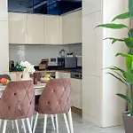 Apartment Qoople Aria Premium In The Center Of *