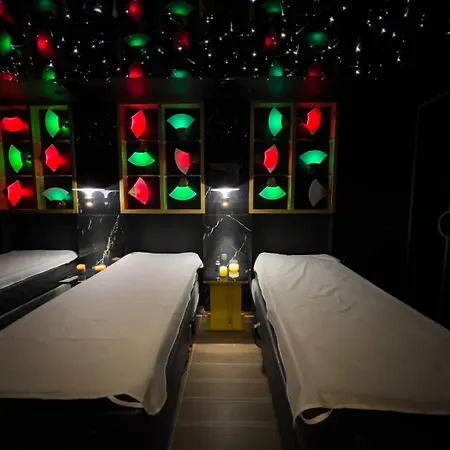 Qoople Aria Premium In The Center Of *