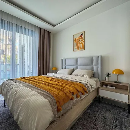 Qoople Aria Premium In The Center Of